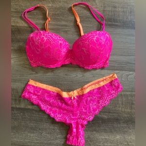 VS PINK Bra/Undies Set (32C/S)